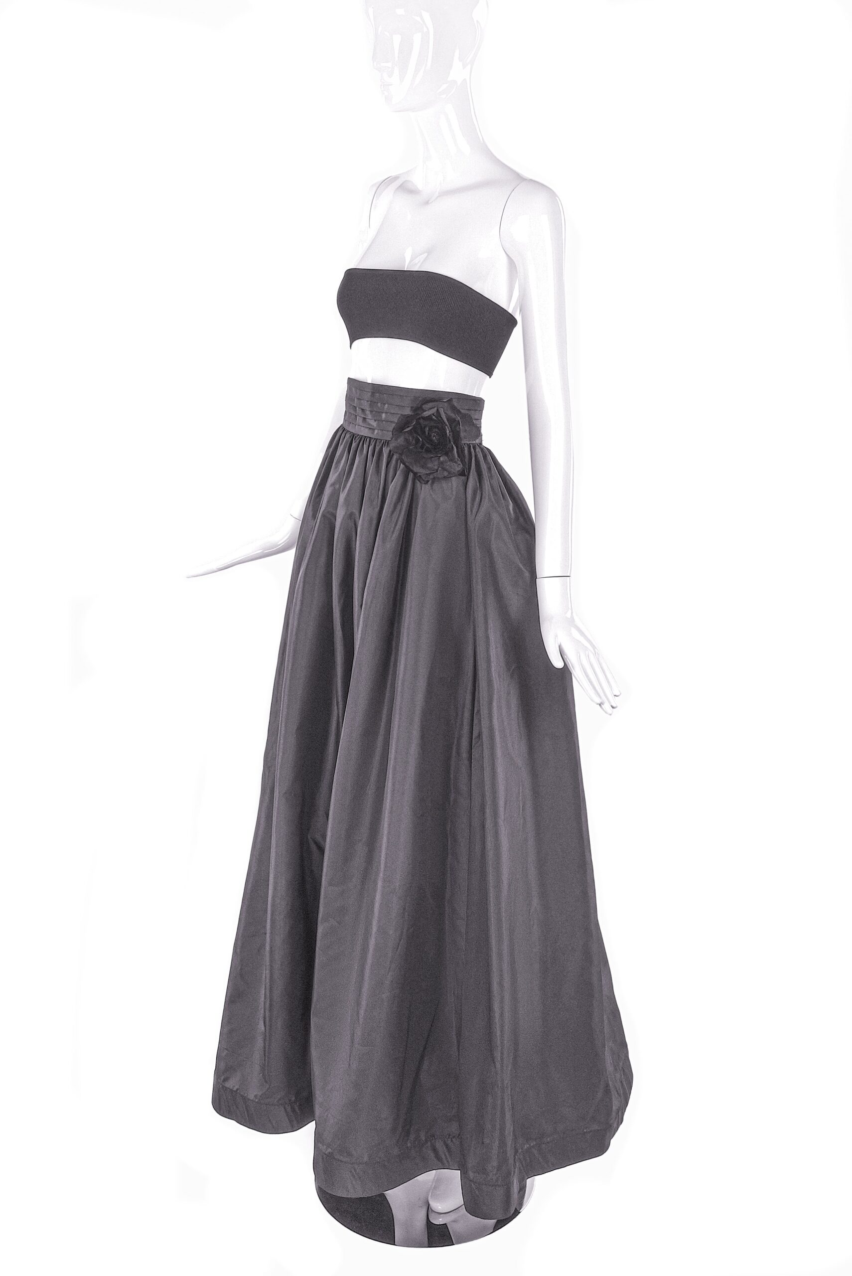 Bill Blass Black Taffeta Full Evening Skirt with Flower Detail Bill Blass Black Taffeta Full Evening Skirt with Flower Detail