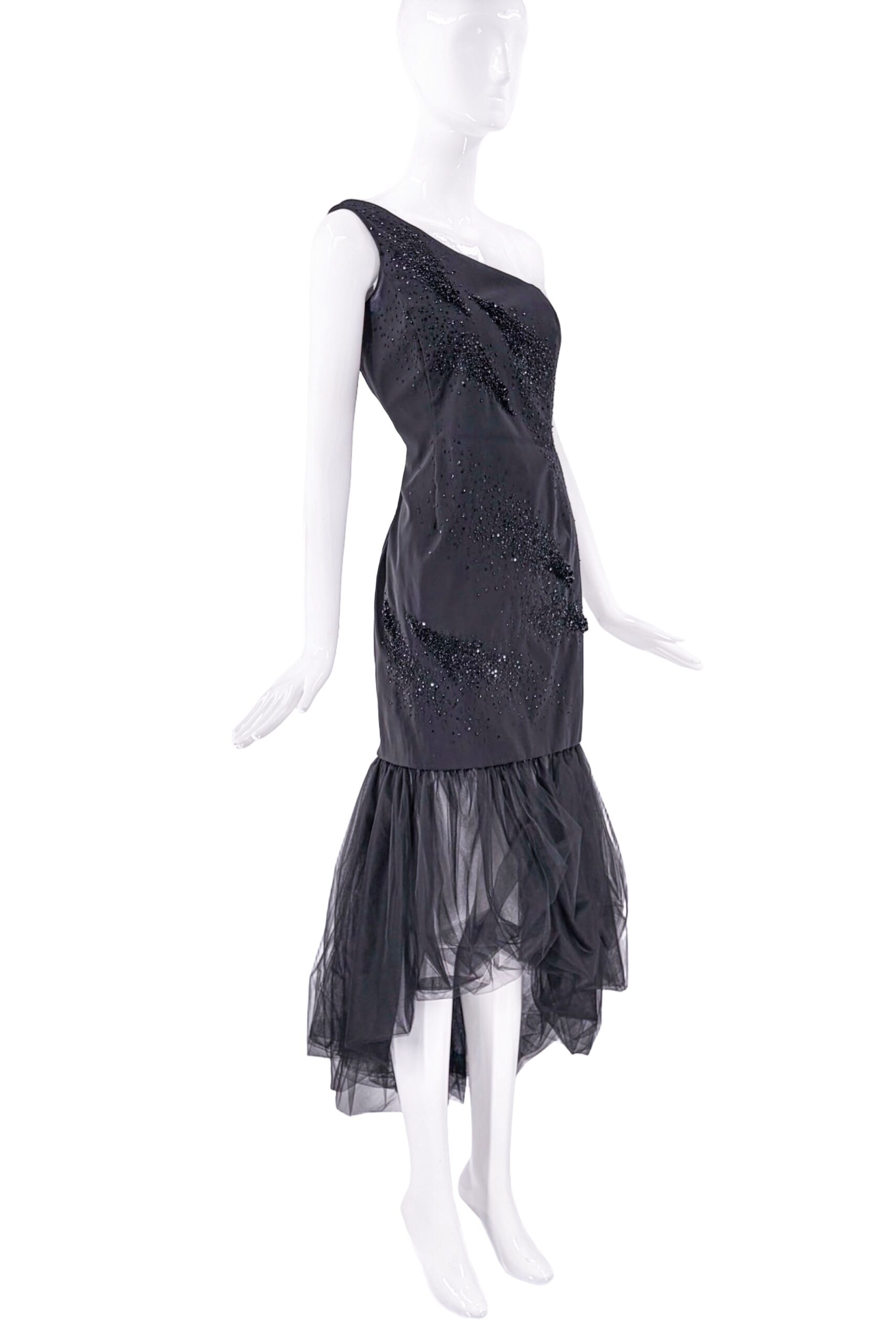 Nina Ricci Black Sequin Embellished One Shoulder Tulle Gown Nina Ricci Black Sequin Embellished One Shoulder Tulle Gown