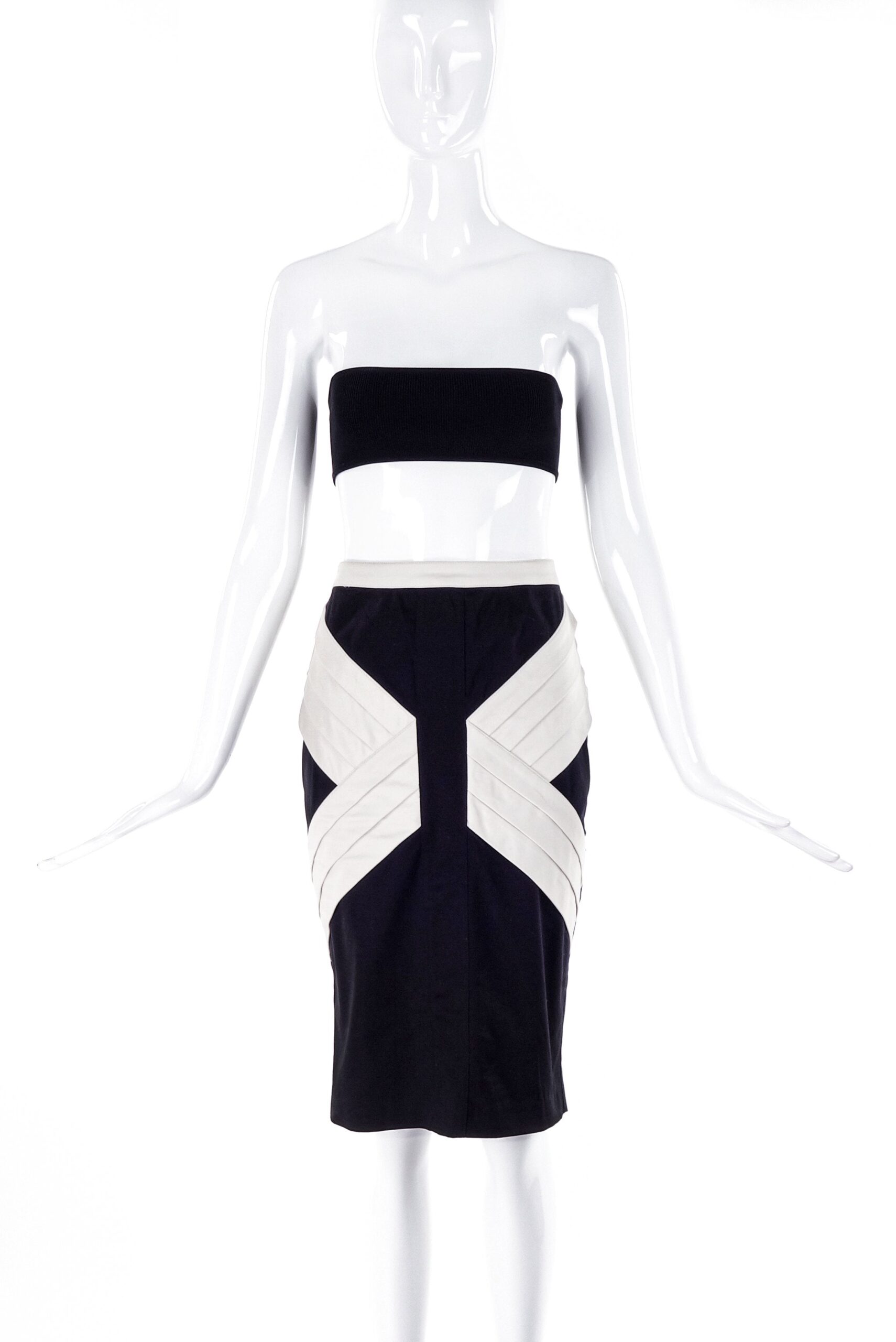 Thierry Mugler Black Pencil Skirt with Graphic Pleating Details Thierry Mugler Black Pencil Skirt with Graphic Pleating Details